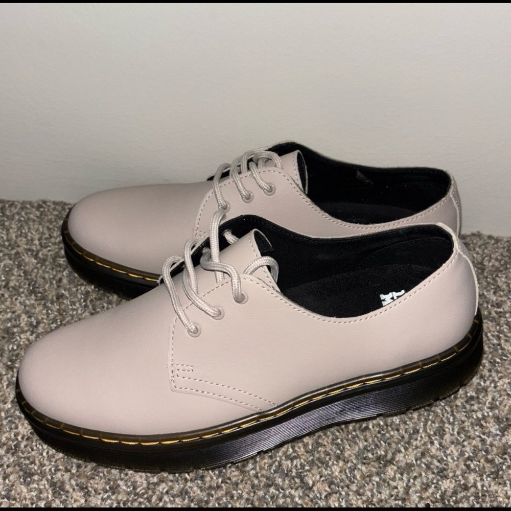 Dr. Martens Airwair Zovala Lo Oxfords